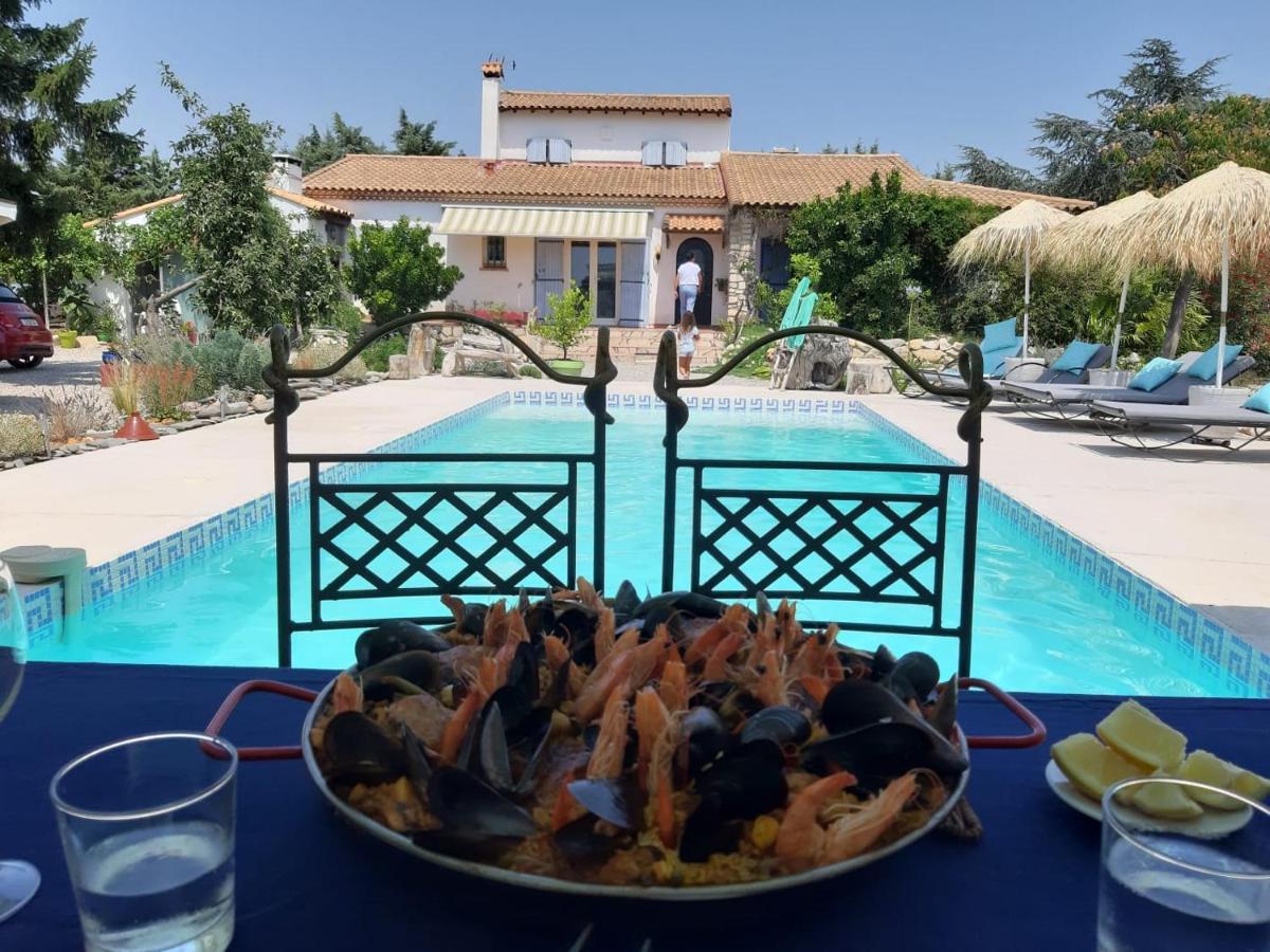 Mazet Provencal Hotel Сан-Жил Екстериор снимка