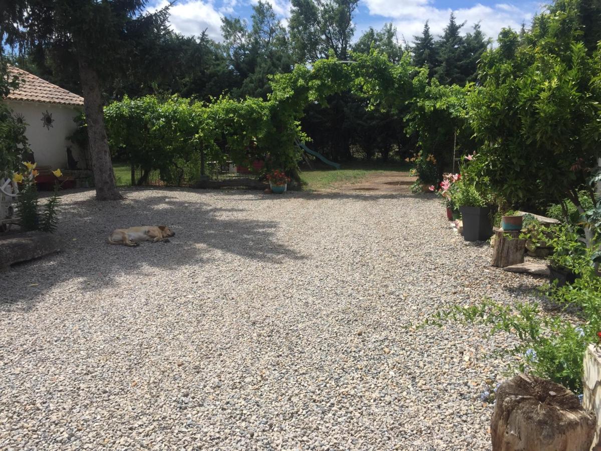 Mazet Provencal Hotel Сан-Жил Екстериор снимка